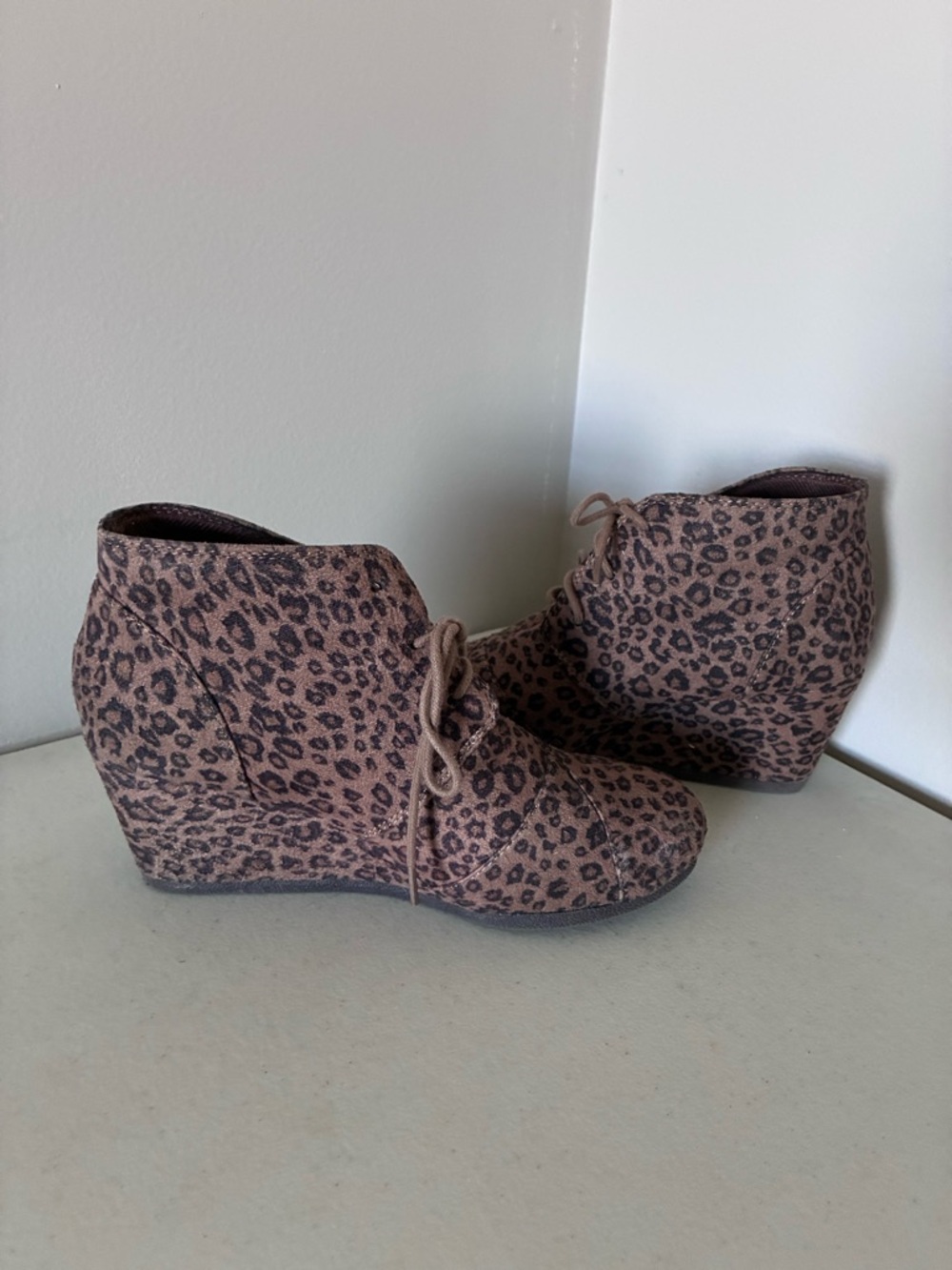 Cityclassified Leopard-Print Lace-Up Ankle Booties - Taupe Brown - Picture 3 of 6
